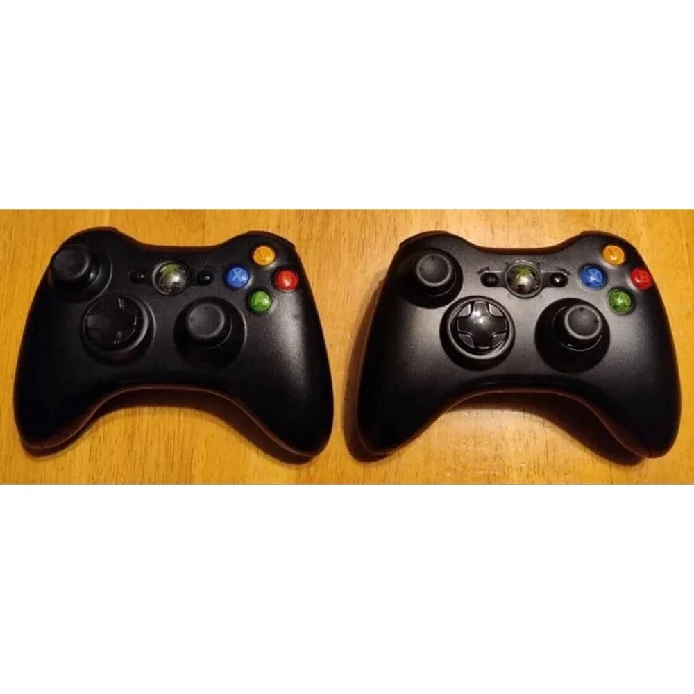 XBOX 360 S Console Black With Minecraft For 360, Power Cord, HDMI. 2 Remotes.